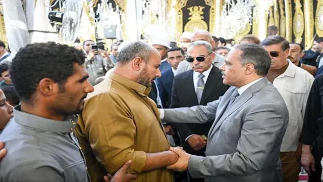 "12 جثمانًا في يوم واحد".. محافظ الشرقية يواسي أسر ضحايا حادث الإسماعيلية (فيديو وصور)