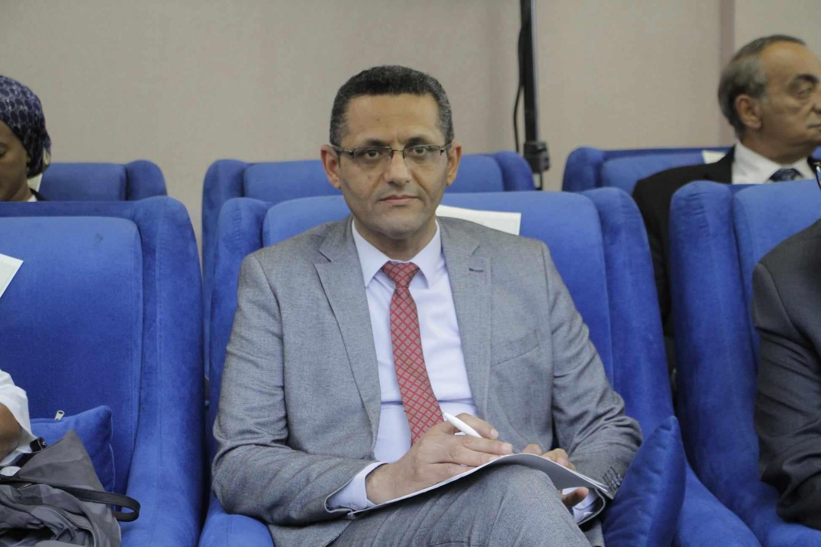 جدل واقعة فتاة الأوبر.. نقيب الصحفيين يطلب اعتذارًا من مجدي البدوي بسبب «الكارنيهات الوهمية»