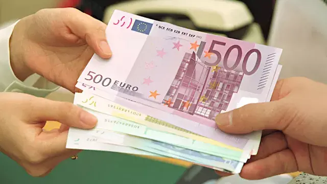 سعر اليورو يرتفع مقابل الجنيه في 5 بنوك خلال تعاملات اليوم الثلاثاء