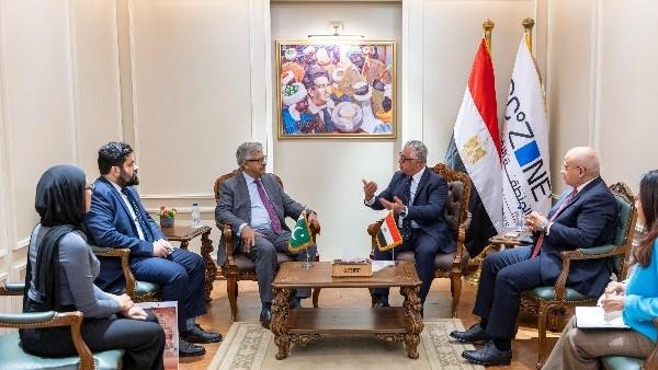 رئيس اقتصادية قناة السويس: نتطلع لزيادة الاستثمارات الباكستانية وتوسيع مجالات العمل