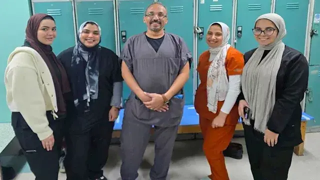 ورم يخترق القصبة الهوائية.. جراحة معقدة لإنقاذ مسنة في زايد التخصصي