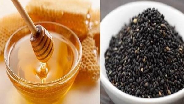 نشرة المرأة والمنوعات| السبب وراء رفرفة العين المتكررة.. فوائد حبة البركة مع العسل قبل النوم