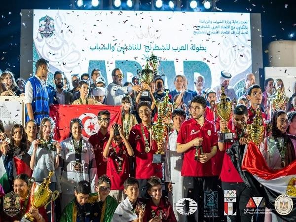 وزير الرياضة يهنئ منتخب مصر بتصدره جدول ميداليات البطولة العربية للشطرنج