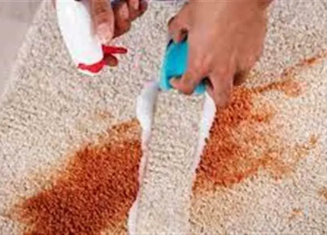 وفري واعمليه في البيت.. طريقة تحضير منظف سجاد رخيص وقوي (يزيل أصعب البقع)
