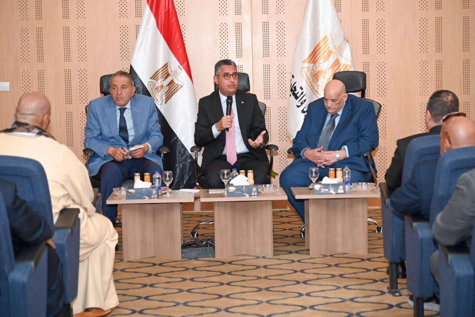 وزير التموين يبحث تطوير منظومة الخبز واستقرار قطاع المخابز