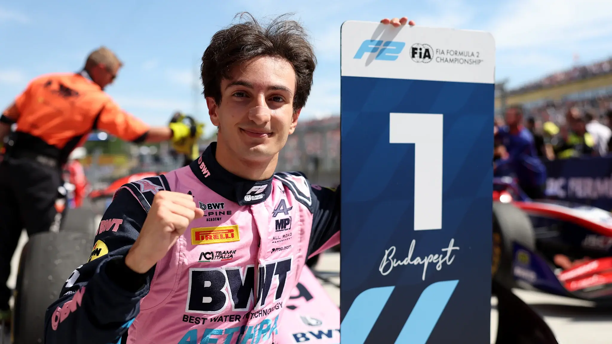 Mini in full control to win F2 Sprint Race