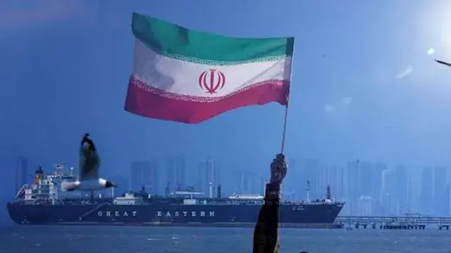 الحرس الثوري: لن تدخل أي ناقلة مضيق هرمز أو تغادره دون تنسيق مع إيران