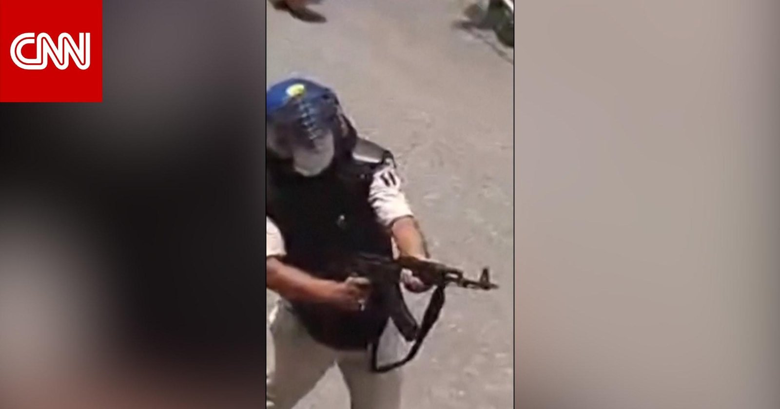 أثار غضبًا.. إيقاف شرطي هندي عن العمل بعد إطلاق النار على حشد من المتظاهرين