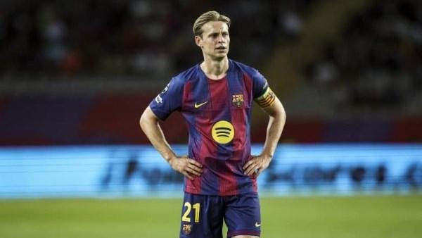 برشلونة أمام اختبار صعب.. كيف يعوض هانز فليك غياب فرينكي دي يونج حتى نهاية العام؟