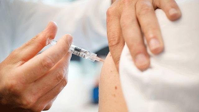 الصحة: توفير 300 ألف جرعة من لقاح الإنفلونزا مطلع سبتمبر استعدادا للشتاء والمدارس