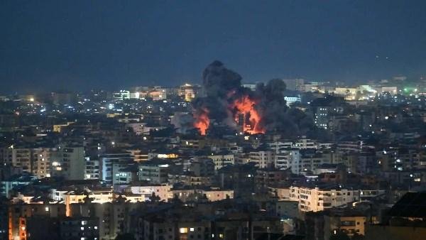 ليلة دا مية في جنوب لبنان.. غارات إسرائيلية مكثفة وأنباء عن اغتيال عناصر من فصائل لبنانية