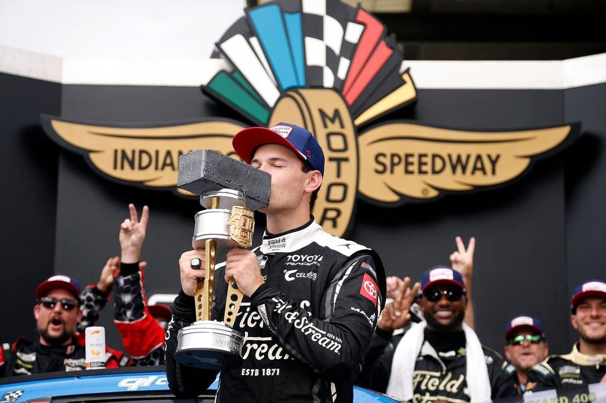 Winners and losers from a strategy-dominated Brickyard 400
