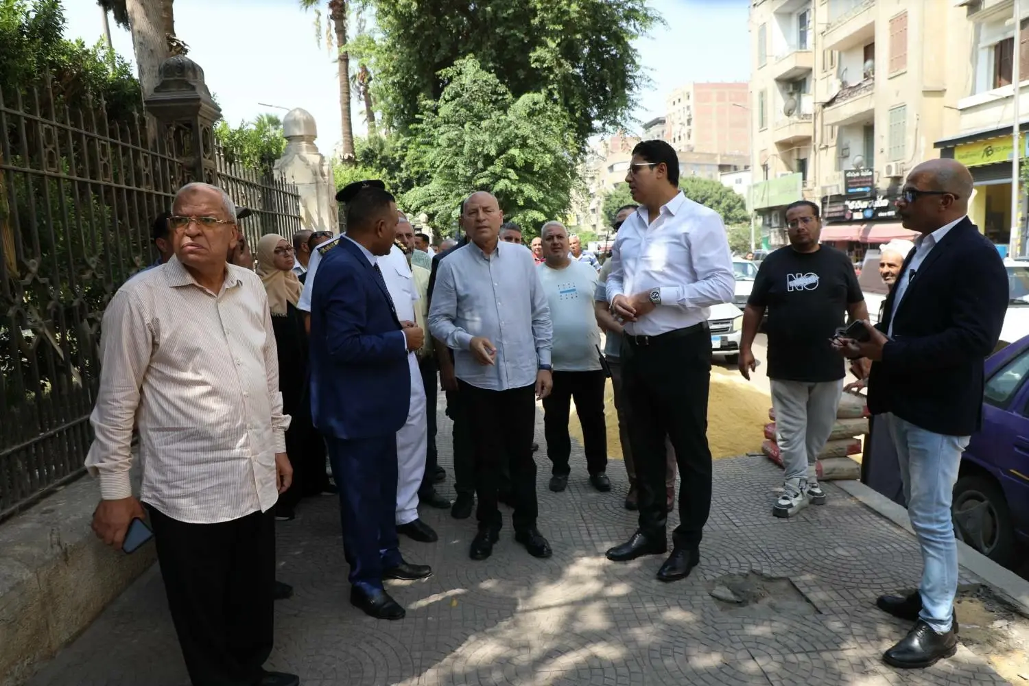 محافظ القاهره يتفقد بدء أعمال تطوير ورفع كفاءة شارع السرايات بحي الوايلي