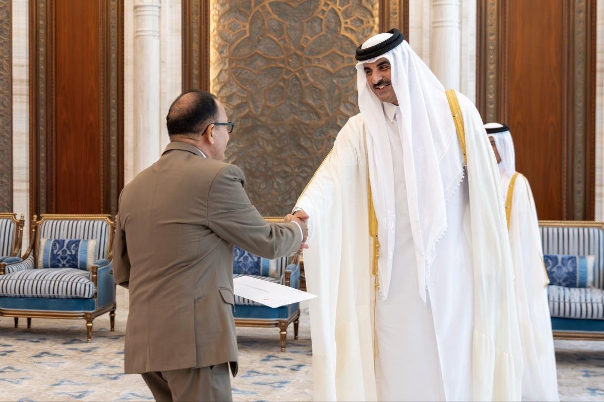 سمو الأمير يتسلم أوراق اعتماد خمسة سفراء جدد