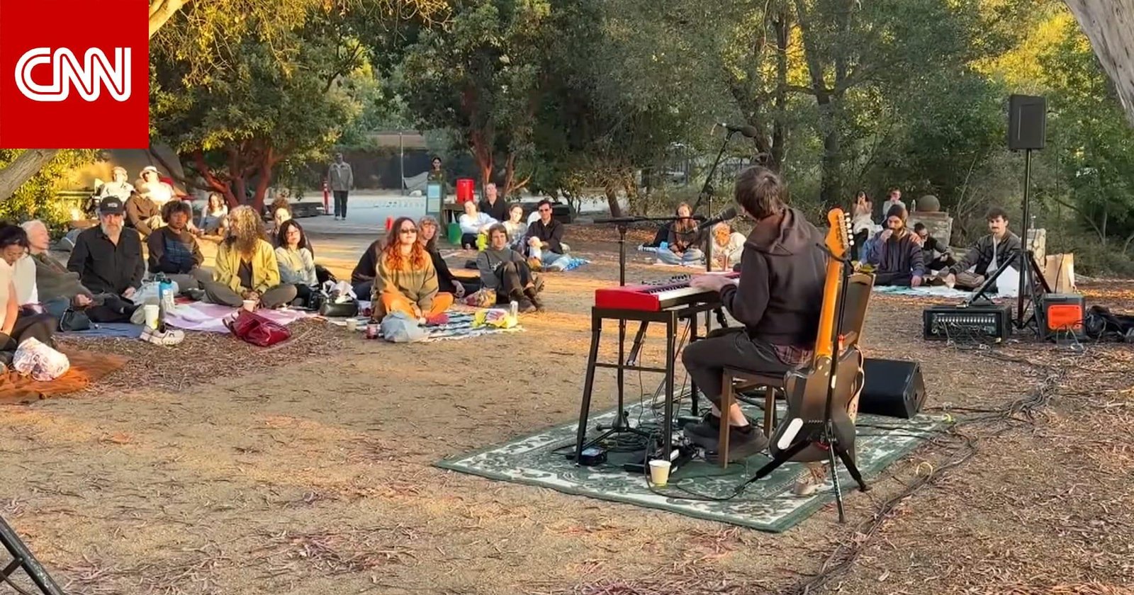 تحت ضوء القمر.. نزهات في الطبيعة بهدف حمايتها في كاليفورنيا