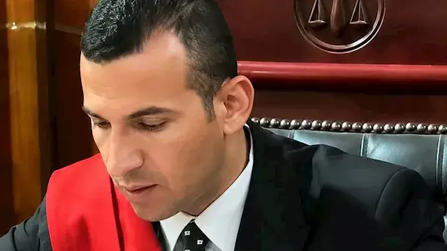 بعد إخلاء سبيله.. دفاع عامل المطبعة في قضية القاضي المزيف: عمل شغله وميعرفش المتهم