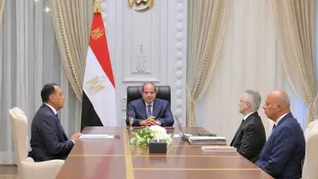 الرئيس السيسي يجتمع بمدبولي ووزير العدل.. تفاصيل