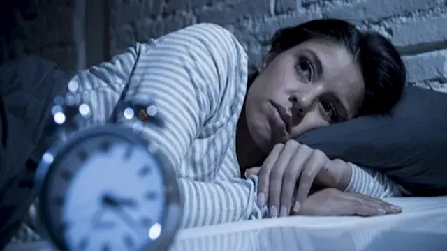 "بتصحى كتير بالليل؟".. 3 أسباب خفية وراء ذلك