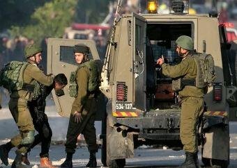 قوات الاحتلال تعتقل 66 فلسطينيا من محافظات الضفة
