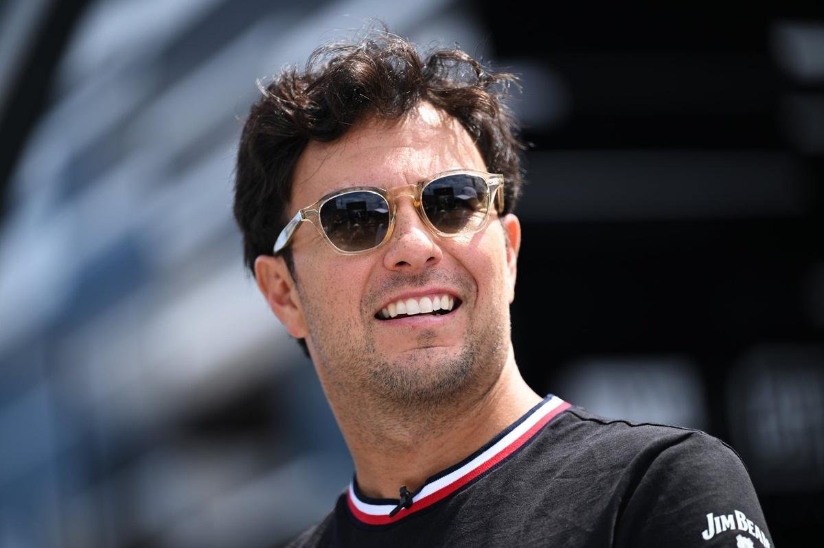 Report: Sergio Perez's management in Williams talks as Carlos Sainz's future remains unclear