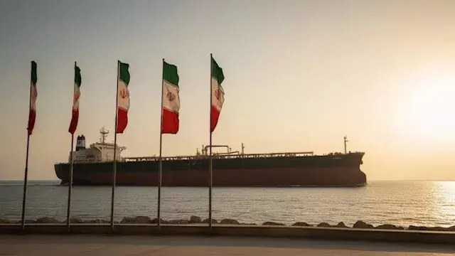 مسؤول بالبيت الأبيض: مضيق هرمز لا يزال مفتوحًا.. والحصار البحري الأمريكي مستمر