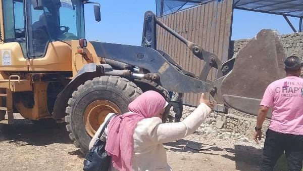 إزالة جمالونين مخالفين على أرض زراعية في كرداسة.. صور