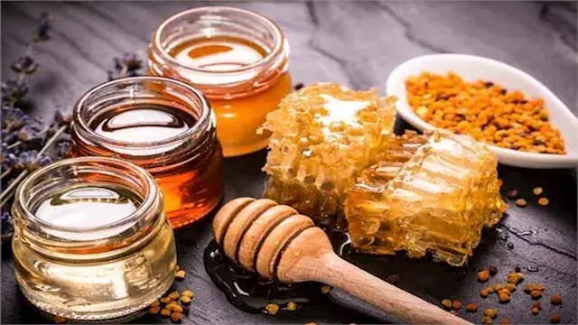كيف تميز العسل المغشوش؟.. علامات تكشف جودته
