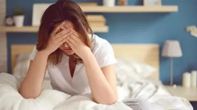 لماذا تستيقظ أحيانًا متعبًا رغم النوم لساعات كافية؟