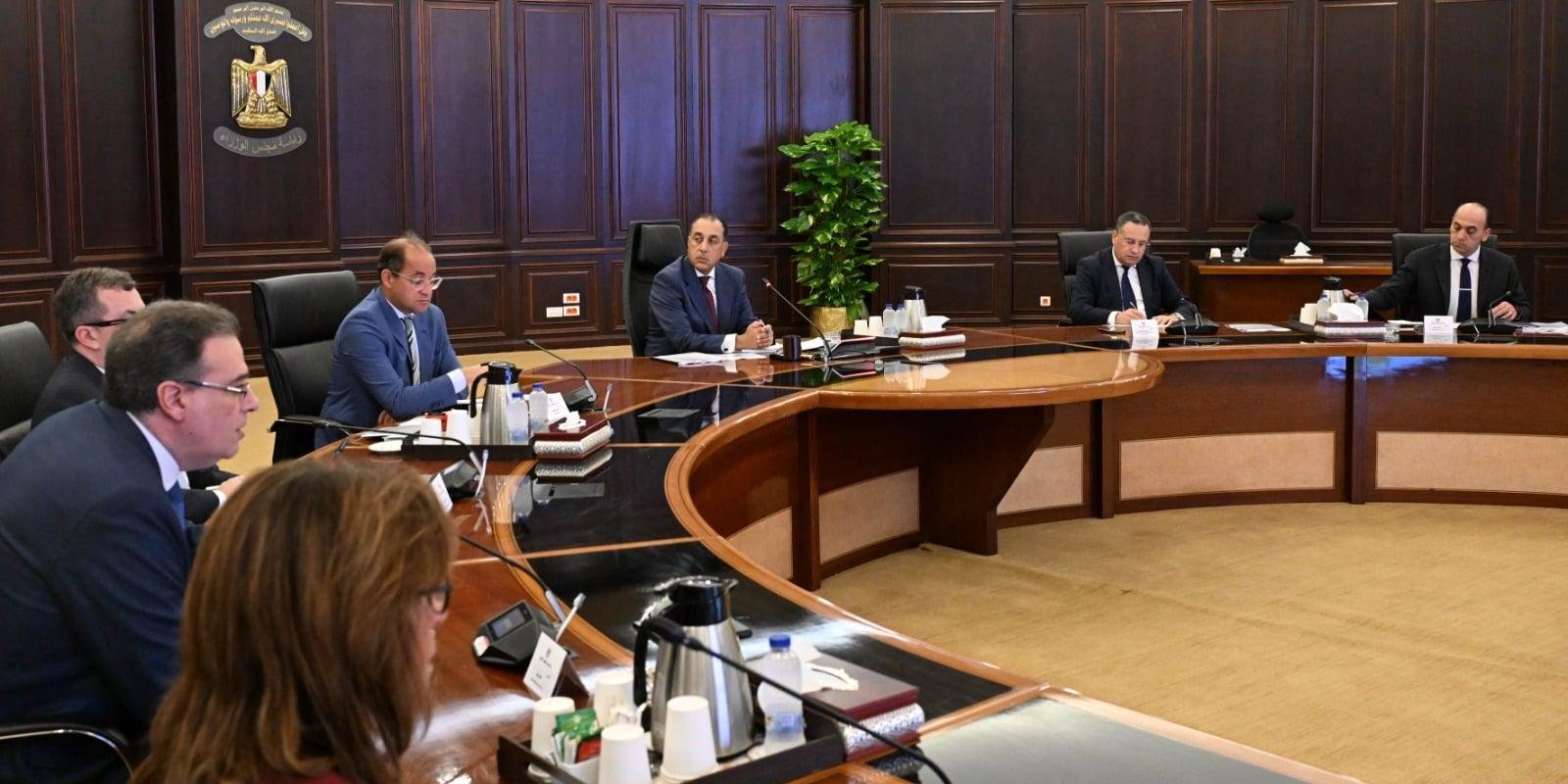رئيس الوزراء يتابع الخطوات التنفيذية للتعيين حديثا واختيار الوظائف القيادية والإشرافية بالجهاز الإداري للدولة