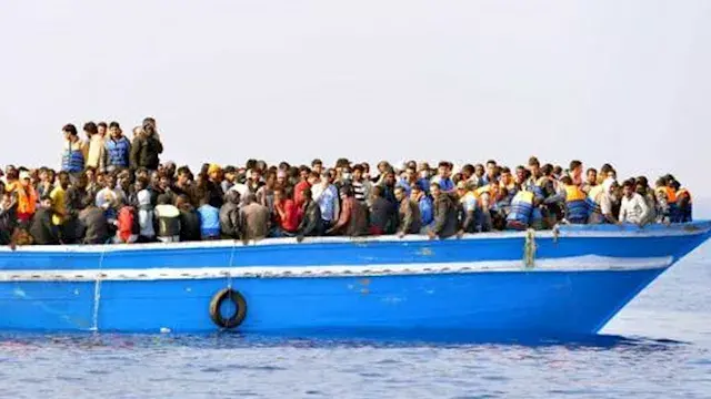 بالأسماء.. المصريون الـ15 الناجون من حادث غرق مركب هجرة في ليبيا