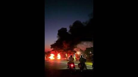 سوريا.. رفض التعامل بالعملة القديمة يشعل احتجاجات في ريف دير الزور (فيديو)