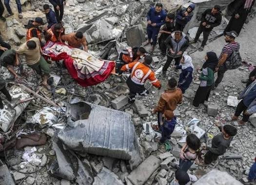 غزة: 3 إصابات في قصف للاحتلال استهدف دراجة نارية بدير البلح