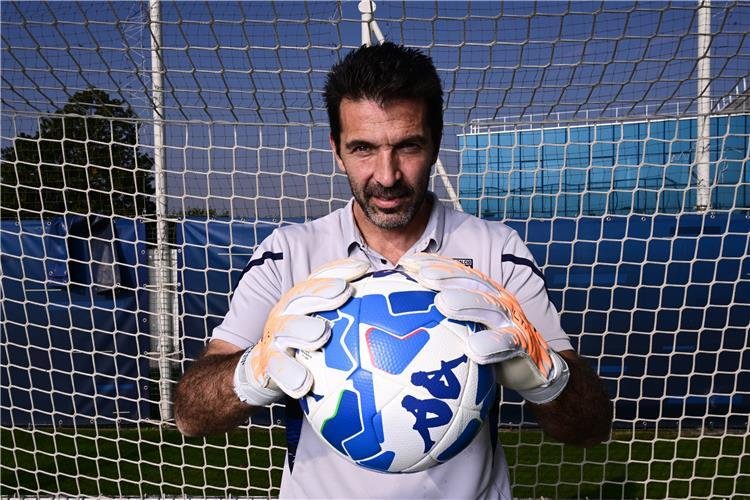 بطلة في سلاح الشيش تقترب من خلافة بوفون في منتخب إيطاليا