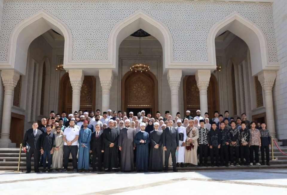 تكريم خريجي منحة المجلس الأعلى للشئون الإسلامية من الطلاب الوافدين