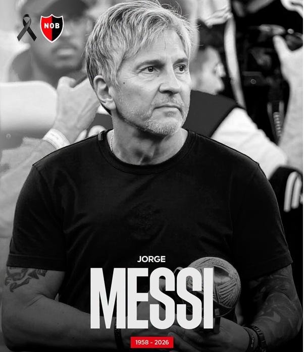 نادي ميسي القديم ينكس العلم حدادًا على وفاة والده
