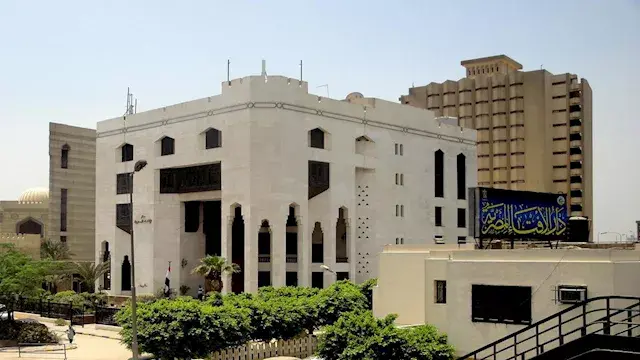 من هم الرجال الذين يجوز للمرأة عدم ارتداء الحجاب أمامهم؟.. أمين الفتوى يجيب