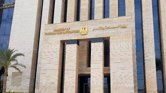 السياحة تكشف حقيقة تصوير أحد الأجانب مقاطع فيديوهات بأماكن مغلقة