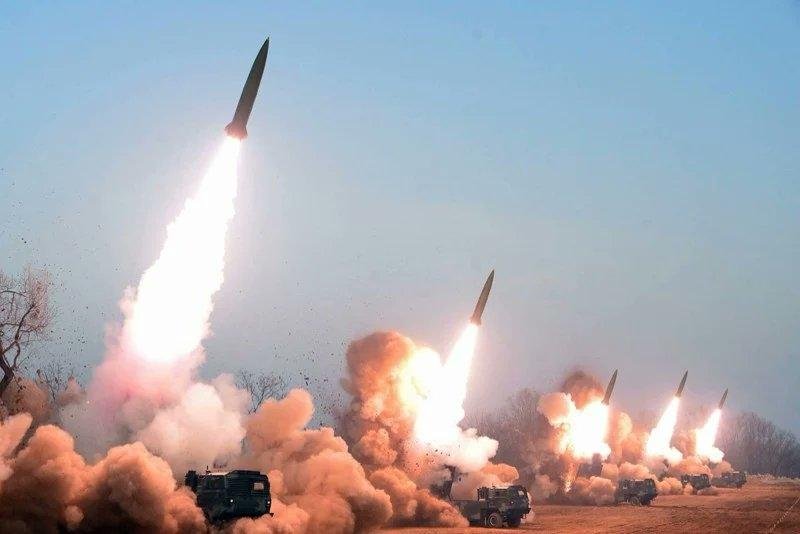 الجيش الكوري الجنوبي: كوريا الشمالية أطلقت نحو 10 صواريخ باليستية قصيرة المدى نحو البحر