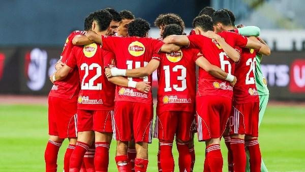 مفاجأة لجمهور الأهلي.. لاعب وسط أجنبي في الطريق للقلعة الحمراء