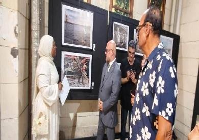 بالتزامن مع اليوم العالمي للتراث المغمور.. «حكايات الناس والبحر» تحكي تأثير الإنسان بالبحر عبر الزمن في 120 صورة فوتوغرافية