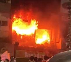 النيابة تحقق في حريق بازار سياحي بمنطقة فيصل