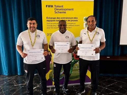 وفد اتحاد الكرة يحصل على شهادات المشاركة في ورشة «فيفا» بتنزانيا