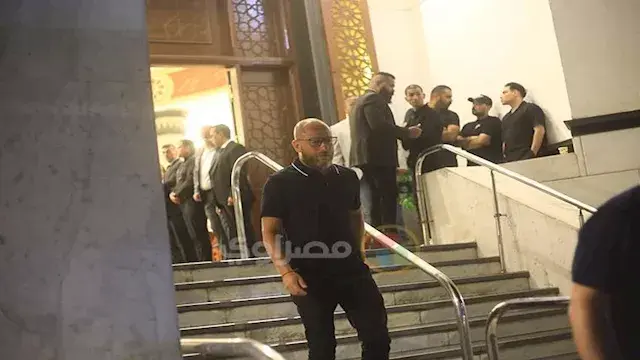 وائل رياض يشارك في عزاء الدهشوري حرب رئيس اتحاد الكرة الأسبق