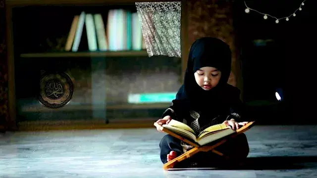 بعد الروبوت الديني.. طفلة الشرقية تبتكر كتابًا ناطقًا لتعليم مناسك الحج والعمرة