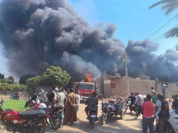 النيابة تأمر بتشكيل لجنة هندسية لمعاينة 3 مخازن محترقة في كرداسة
