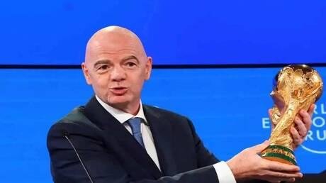 يجب أن يغادر رئاسة "الفيفا".. تيباس يواصل انتقاد إنفانتينو