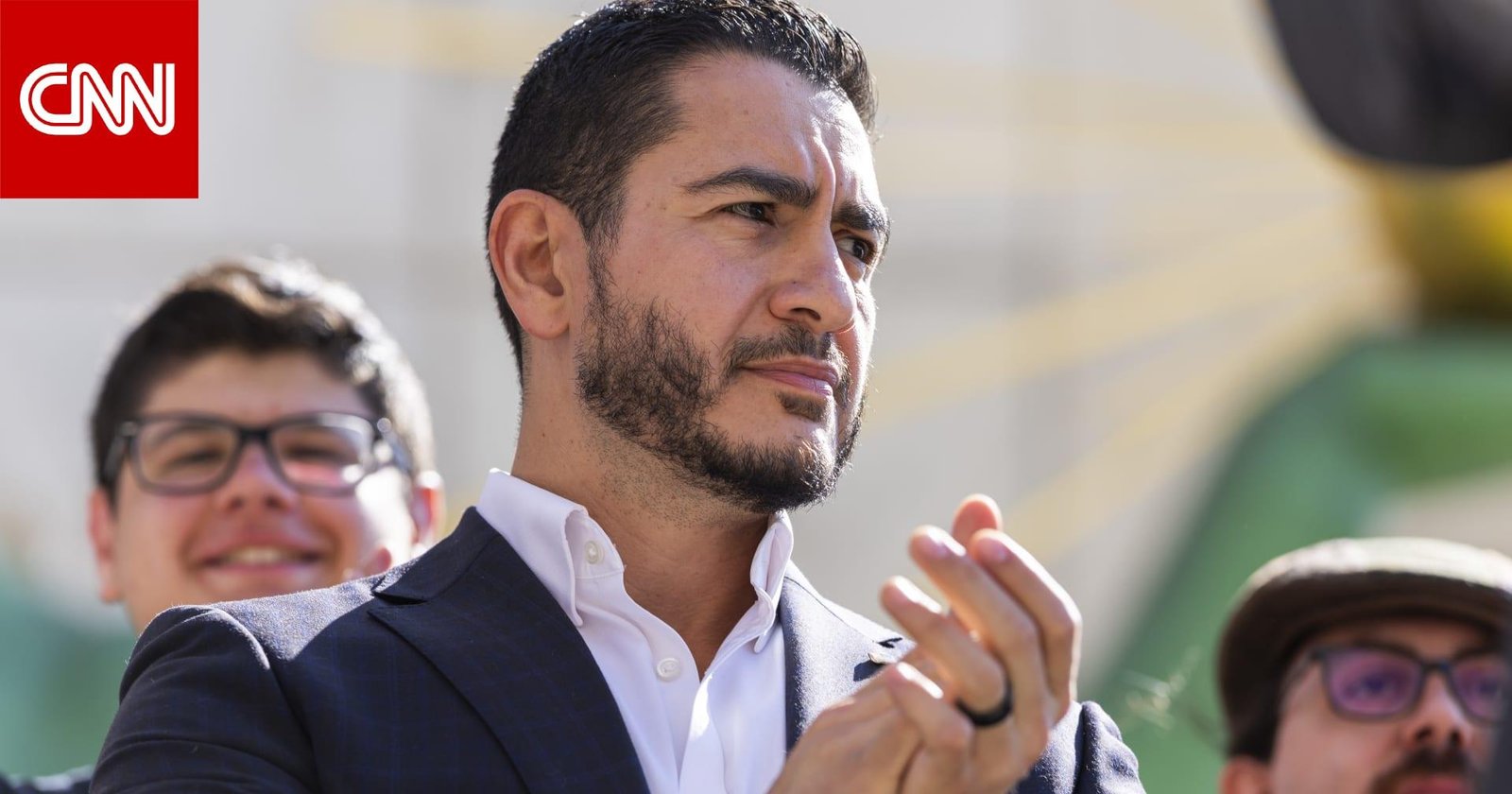 لماذا اختفى بيرني ساندرز من إعلانات عبدالرحمن السيد الانتخابية؟