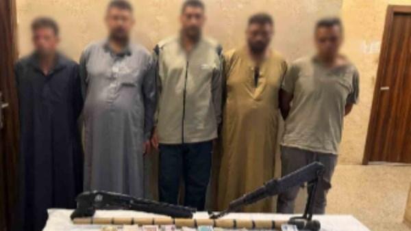 ملثمون ويحملون أسلحة نارية.. القبض على المتهمين بسرقة مالك مزرعة دواجن في القليوبية