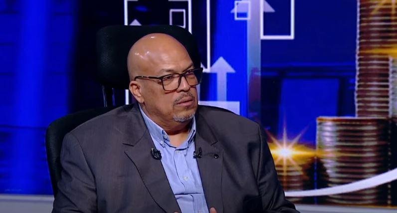 رئيس شعبة المواد البترولية: المواطن لم يشعر بأي أزمة في الطاقة رغم التوترات بالمنطقة.. الكهرباء مقطعتش لحد النهارده ولا مرة