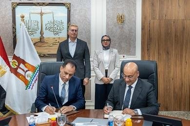 وزير البترول يشهد توقيع بروتوكول إنشاء أول مدرسة للتكنولوجيا التطبيقية والتعدين بالوادي الجديد ويضع حجر أساس مجمع حمض الفوسفوريك بأبو طرطور